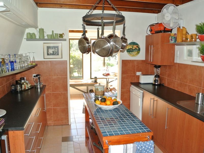 19 Eastbourne Terrace, Macleay Island QLD 4184