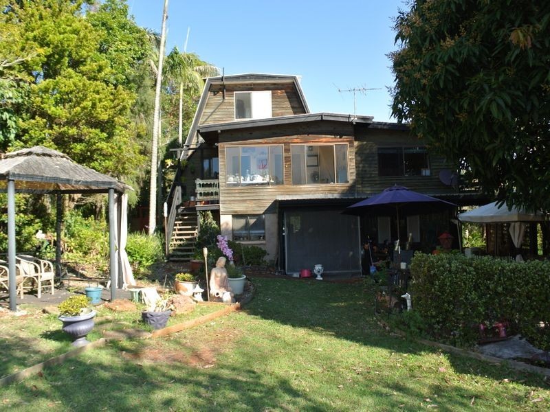 19 Eastbourne Terrace, Macleay Island QLD 4184
