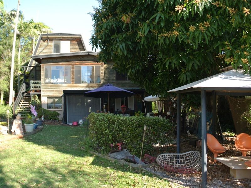 19 Eastbourne Terrace, Macleay Island QLD 4184