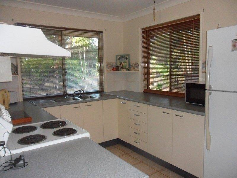 24 Treasure Island Avenue, Karragarra Island QLD 4184