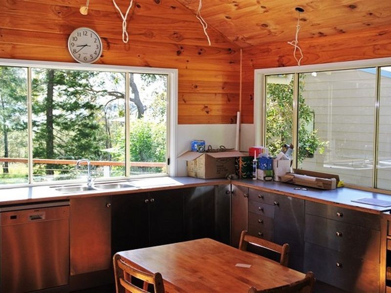 36 Blue Bay Crescent, Macleay Island QLD 4184