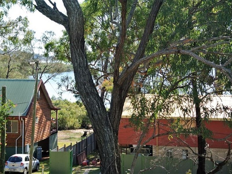 36 Blue Bay Crescent, Macleay Island QLD 4184