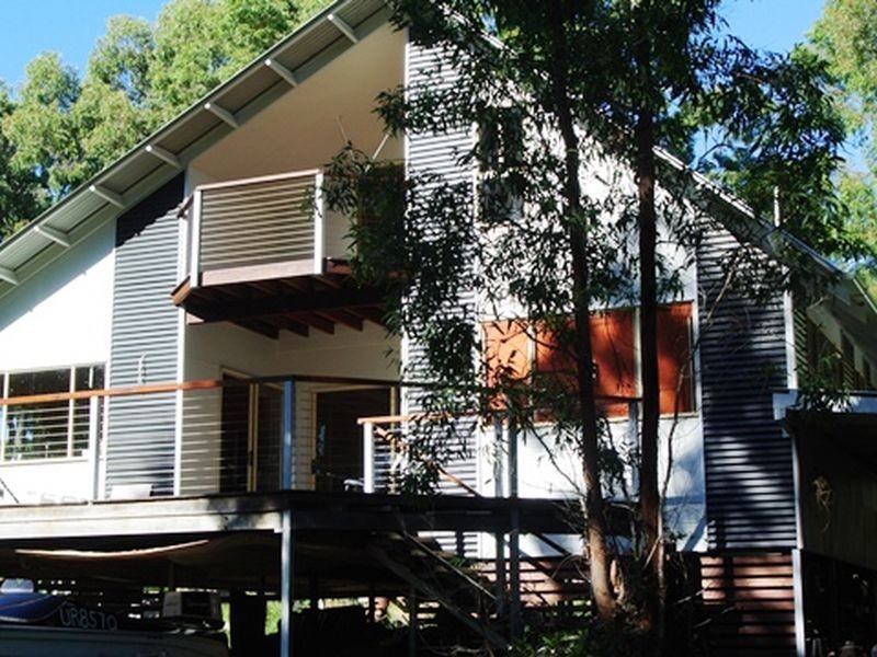 36 Blue Bay Crescent, Macleay Island QLD 4184