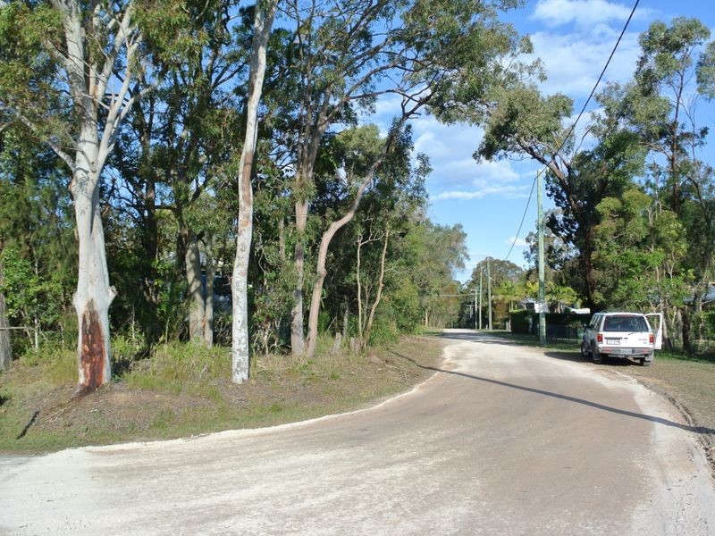 28 Hamilton Pde, Macleay Island QLD 4184