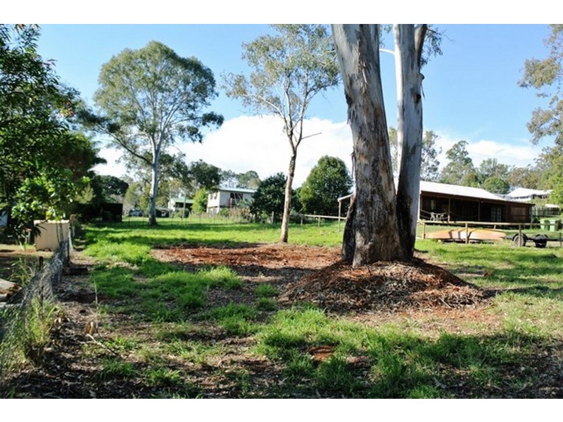 1 Scarborough Terrace, Macleay Island QLD 4184