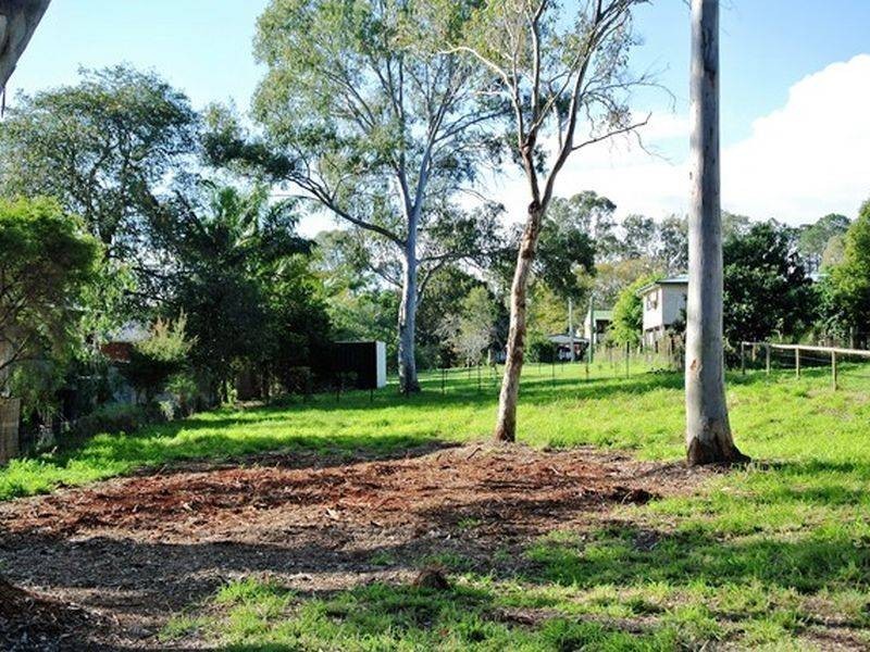1 Scarborough Terrace, Macleay Island QLD 4184