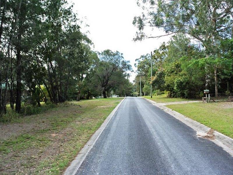 11 Coast Road, Macleay Island QLD 4184