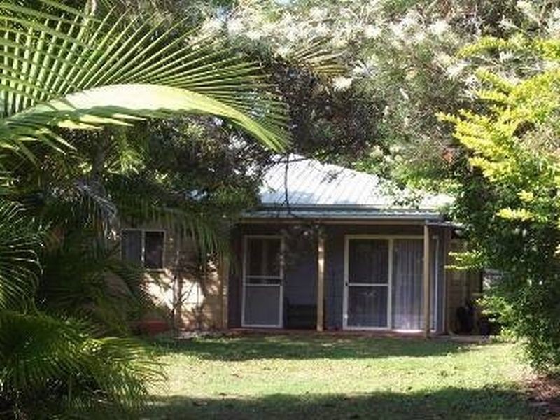 34 Noyes Parade, Karragarra Island QLD 4184