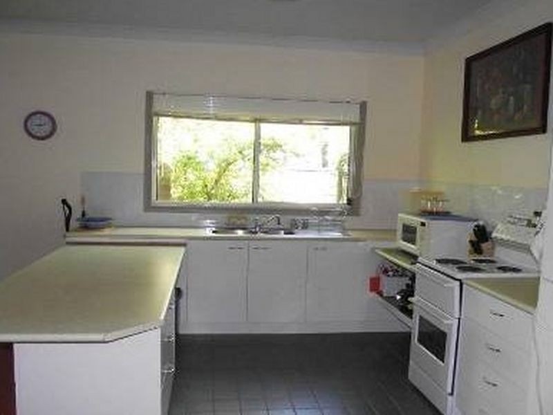 34 Noyes Parade, Karragarra Island QLD 4184