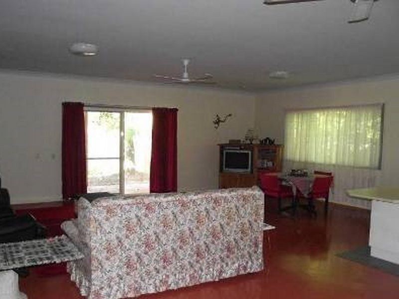 34 Noyes Parade, Karragarra Island QLD 4184