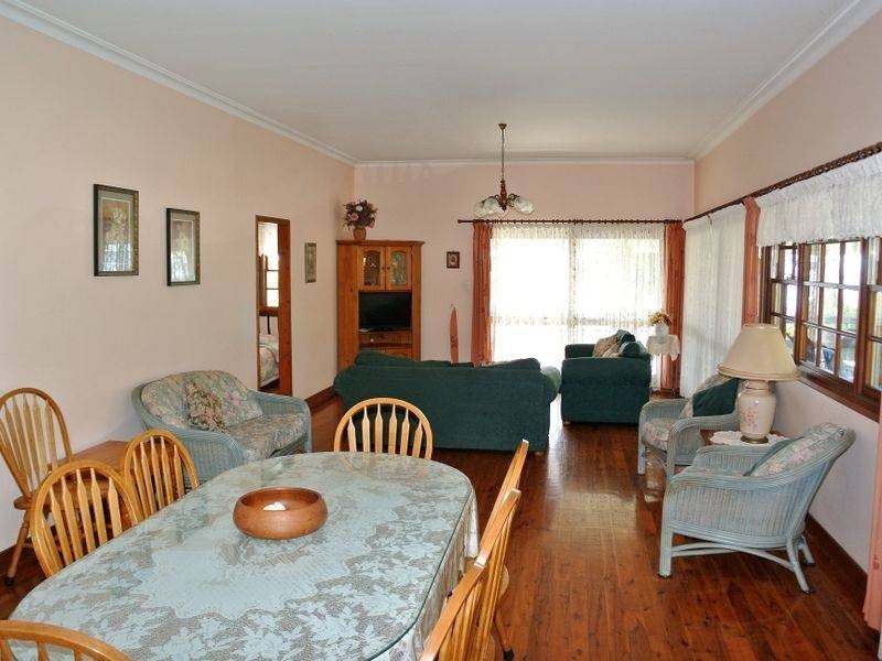 30 Kim Cres, Macleay Island QLD 4184