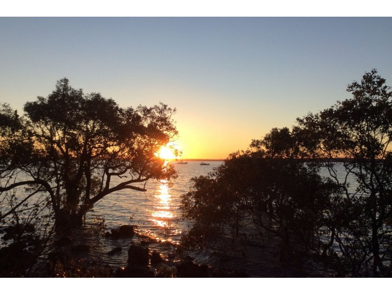 30 Kim Cres, Macleay Island QLD 4184