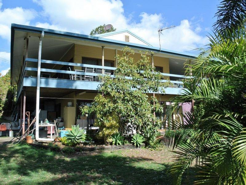 30 Kim Cres, Macleay Island QLD 4184