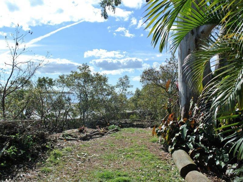 30 Kim Cres, Macleay Island QLD 4184