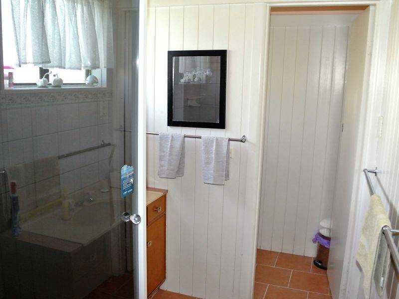 30 Kim Cres, Macleay Island QLD 4184