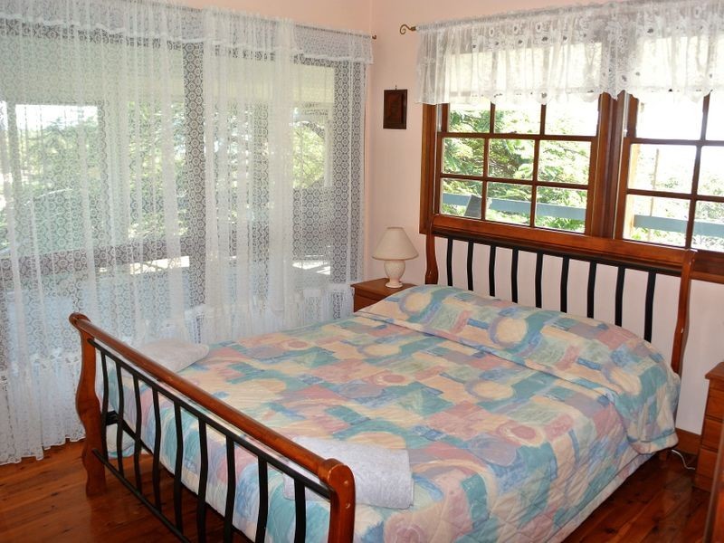 30 Kim Cres, Macleay Island QLD 4184