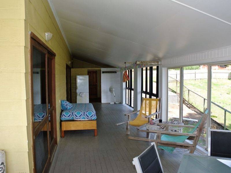 30 Kim Cres, Macleay Island QLD 4184