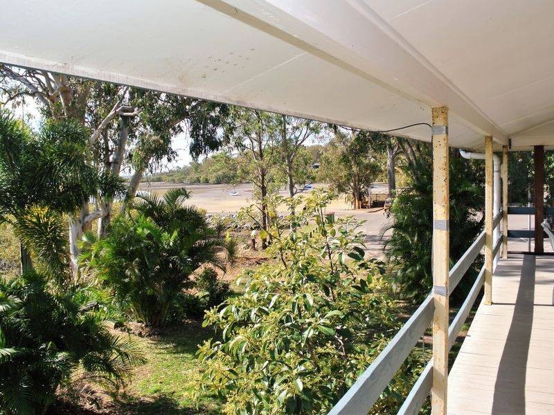 30 Kim Cres, Macleay Island QLD 4184