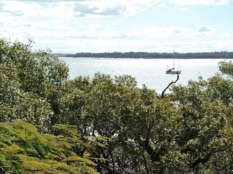 30 Kim Cres, Macleay Island QLD 4184