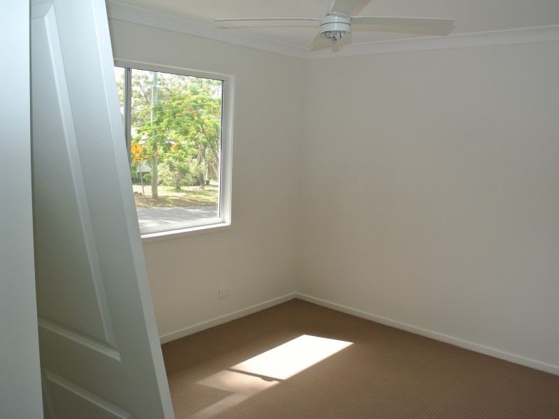 52 Cooee Cres, Macleay Island QLD 4184