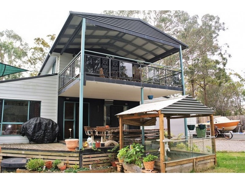 25 Eastern Road, Macleay Island QLD 4184