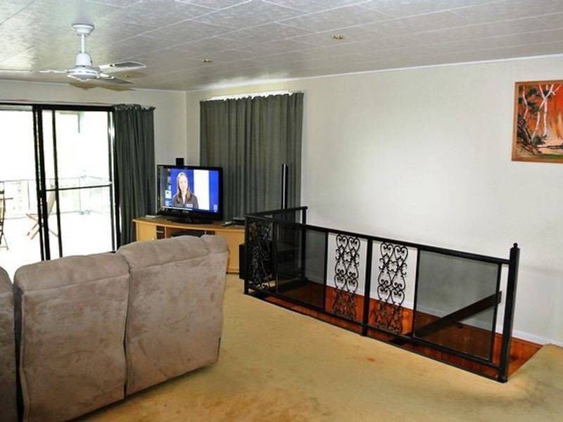 25 Eastern Road, Macleay Island QLD 4184