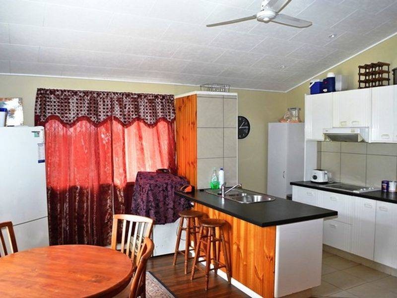 25 Eastern Road, Macleay Island QLD 4184