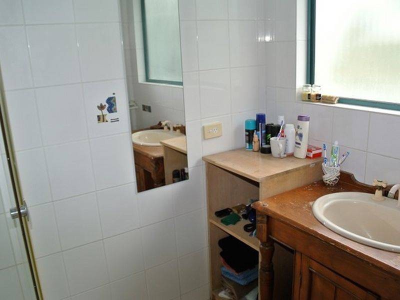 25 Eastern Road, Macleay Island QLD 4184