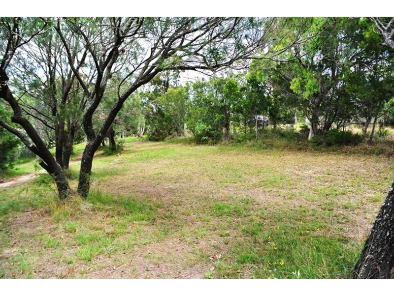 44 Eastbourne Terrace, Macleay Island QLD 4184