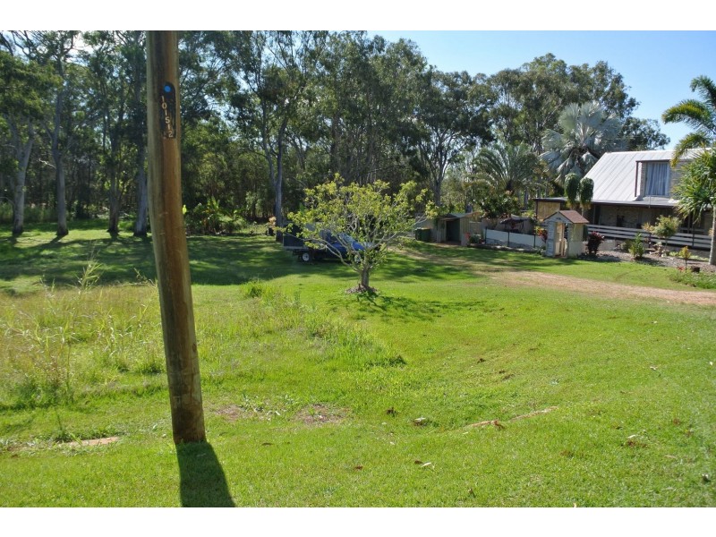 162 Lucas Drive, Lamb Island QLD 4184