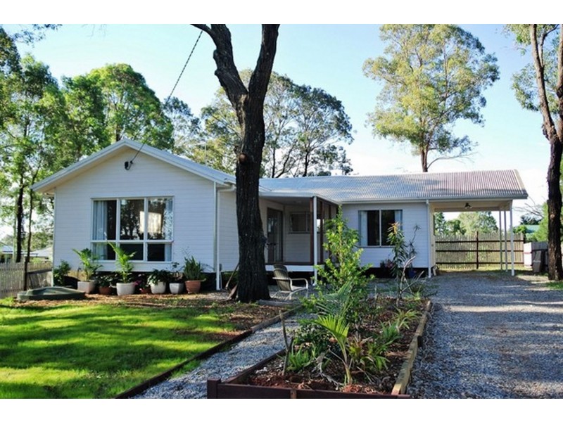 13 Cooee Crescent, Macleay Island QLD 4184