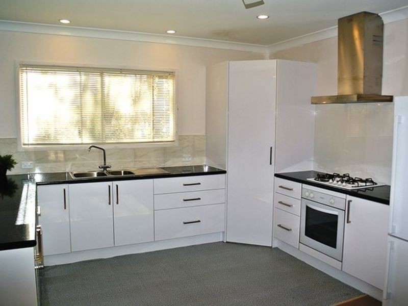 13 Cooee Crescent, Macleay Island QLD 4184