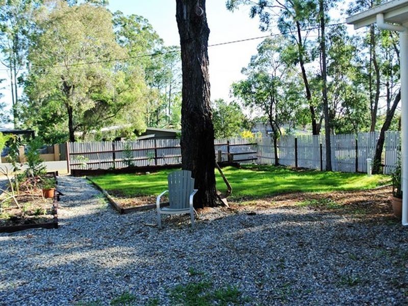 13 Cooee Crescent, Macleay Island QLD 4184