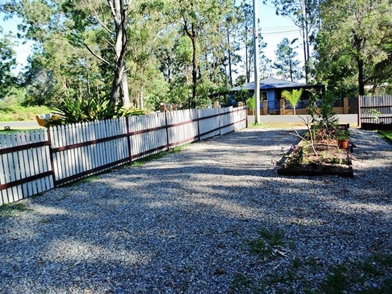 13 Cooee Crescent, Macleay Island QLD 4184