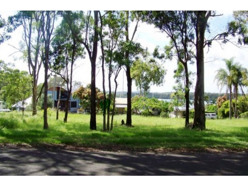 23 Lucas Drive, Lamb Island QLD 4184