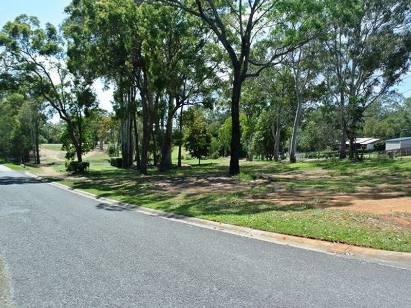 11 Eastern Road, Macleay Island QLD 4184