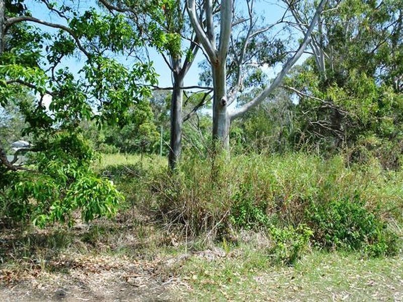 11 Eastern Road, Macleay Island QLD 4184