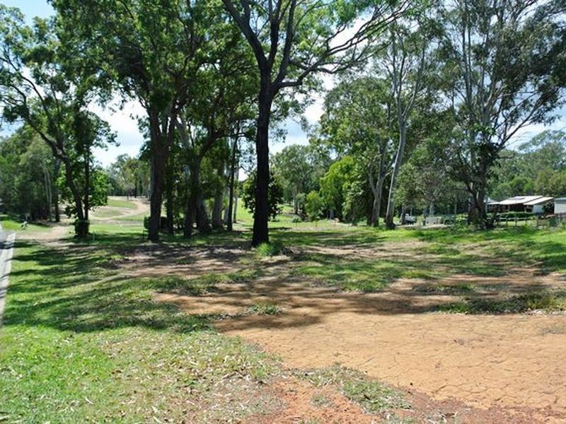 11 Eastern Road, Macleay Island QLD 4184