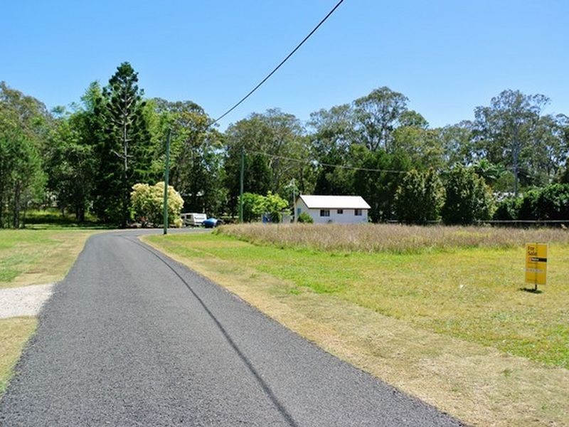 10 Betty Street, Macleay Island QLD 4184