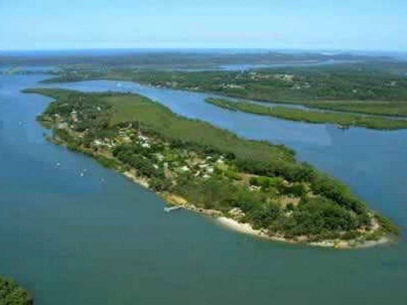 34 Treasure Island Avenue, Karragarra Island QLD 4184