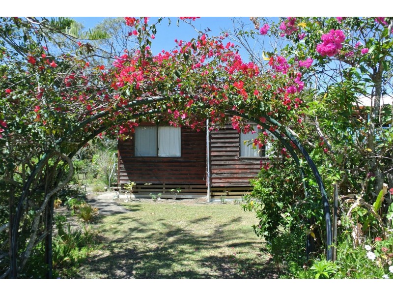 10 Keith Street, Macleay Island QLD 4184