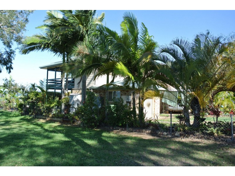 32 Koonwarra Pde, Macleay Island QLD 4184