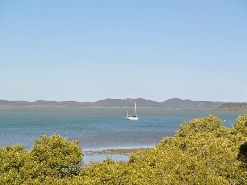 32 Koonwarra Pde, Macleay Island QLD 4184