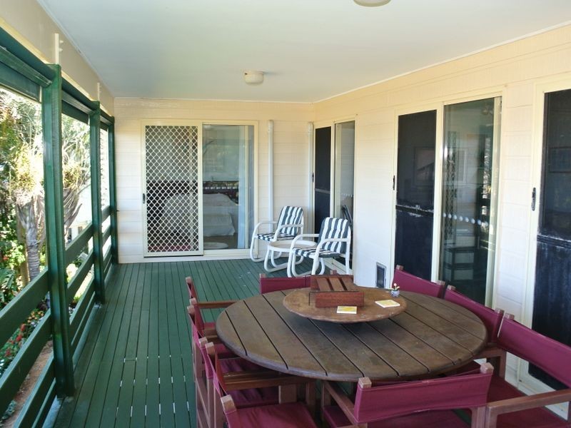 32 Koonwarra Pde, Macleay Island QLD 4184