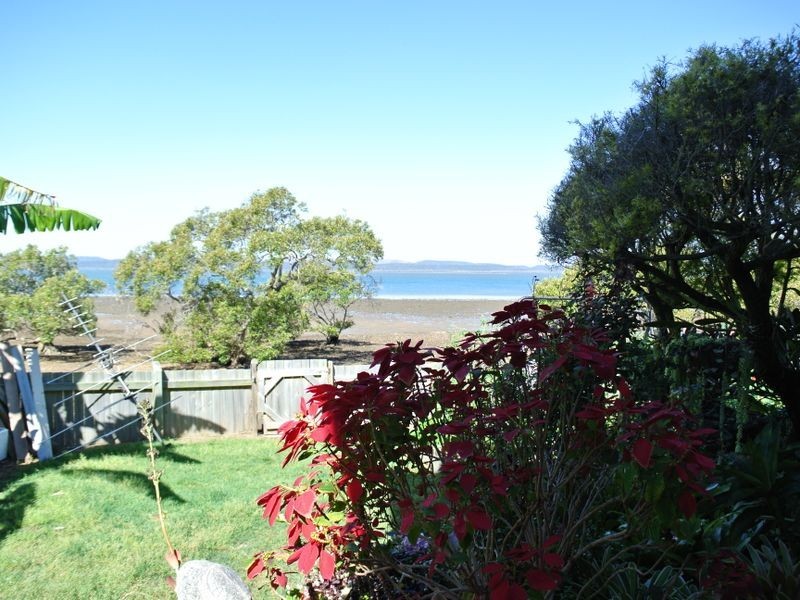 32 Koonwarra Pde, Macleay Island QLD 4184