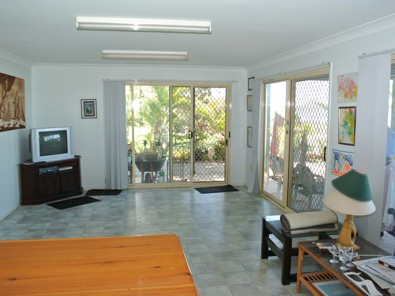 32 Koonwarra Pde, Macleay Island QLD 4184