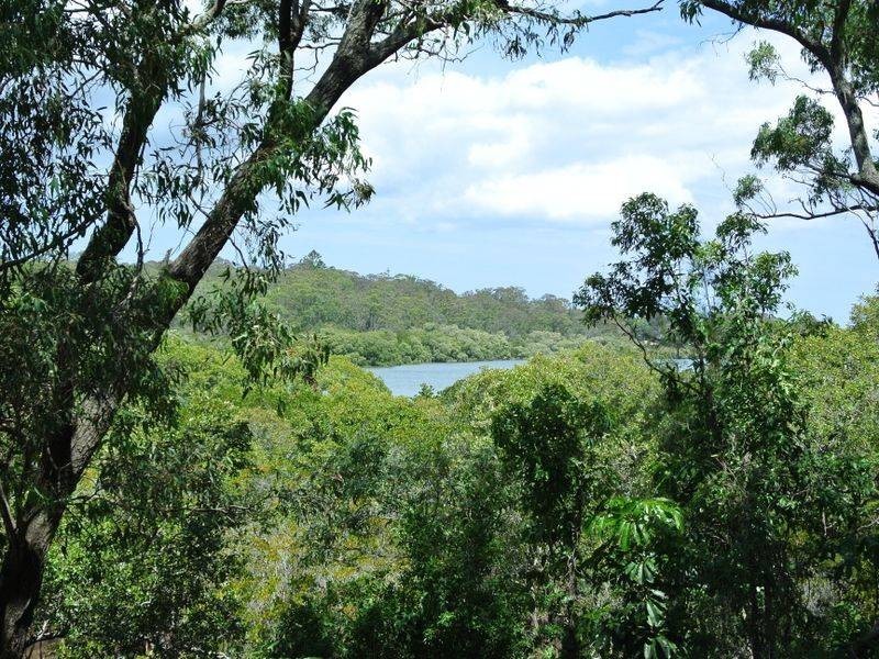 2 Cotton Tree Avenue, Macleay Island QLD 4184