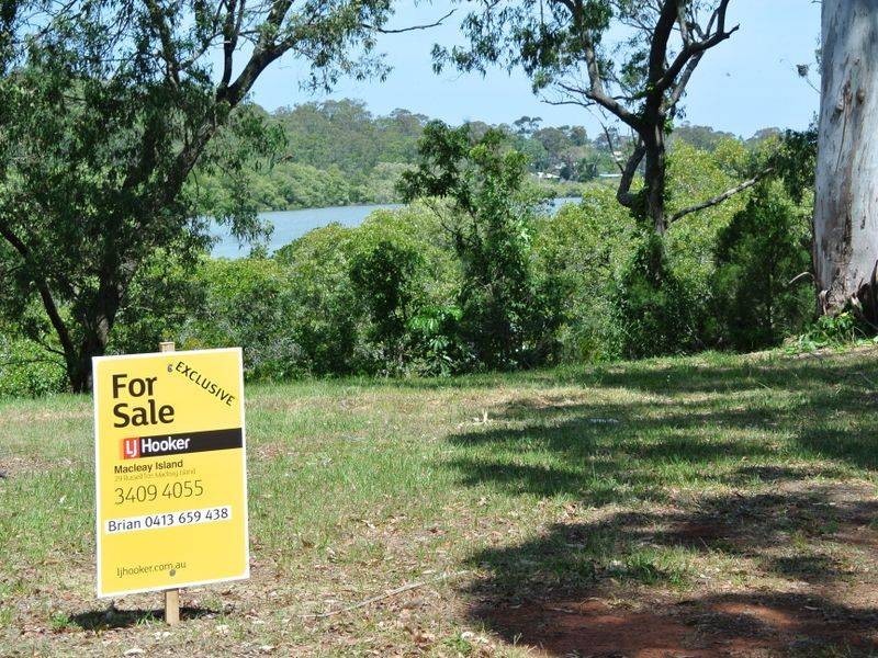 2 Cotton Tree Avenue, Macleay Island QLD 4184