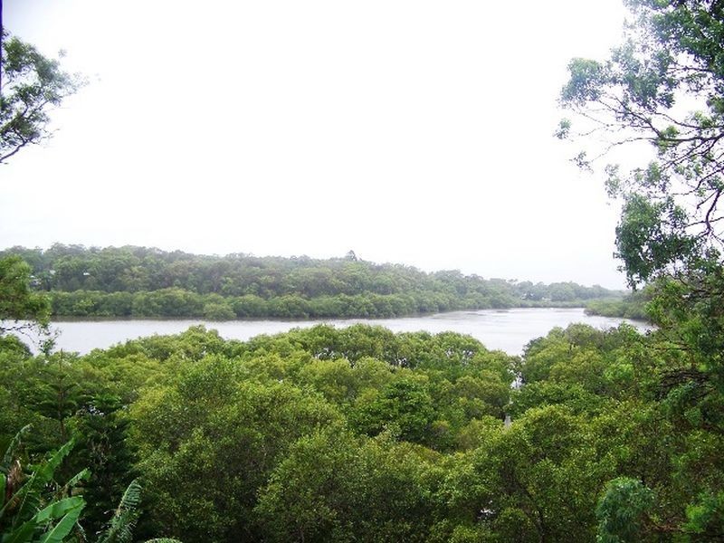 4 Cotton Tree, Macleay Island QLD 4184