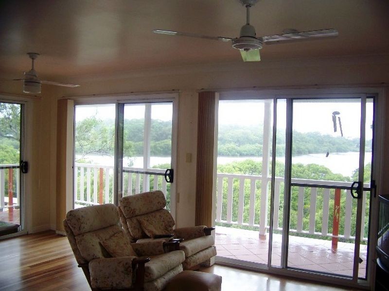 4 Cotton Tree, Macleay Island QLD 4184